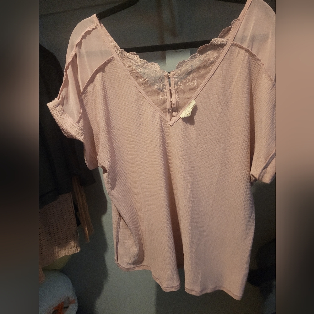 Plus Size 1X Light Pink Top!Brand New and Unused